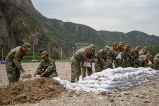 记者：巴顿压根没考虑过离开津门虎，田依浓等4将确定离队